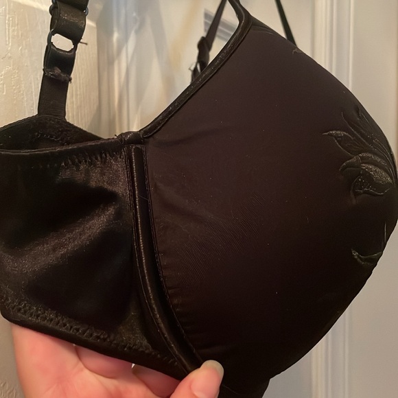 Bali #3258 Black 40D embroidered underwire bra EUC - Picture 3 of 7